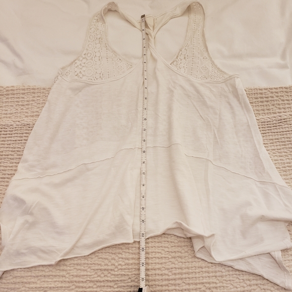 Lot of 3 Beachy Tank Tops - Picture 6 of 14